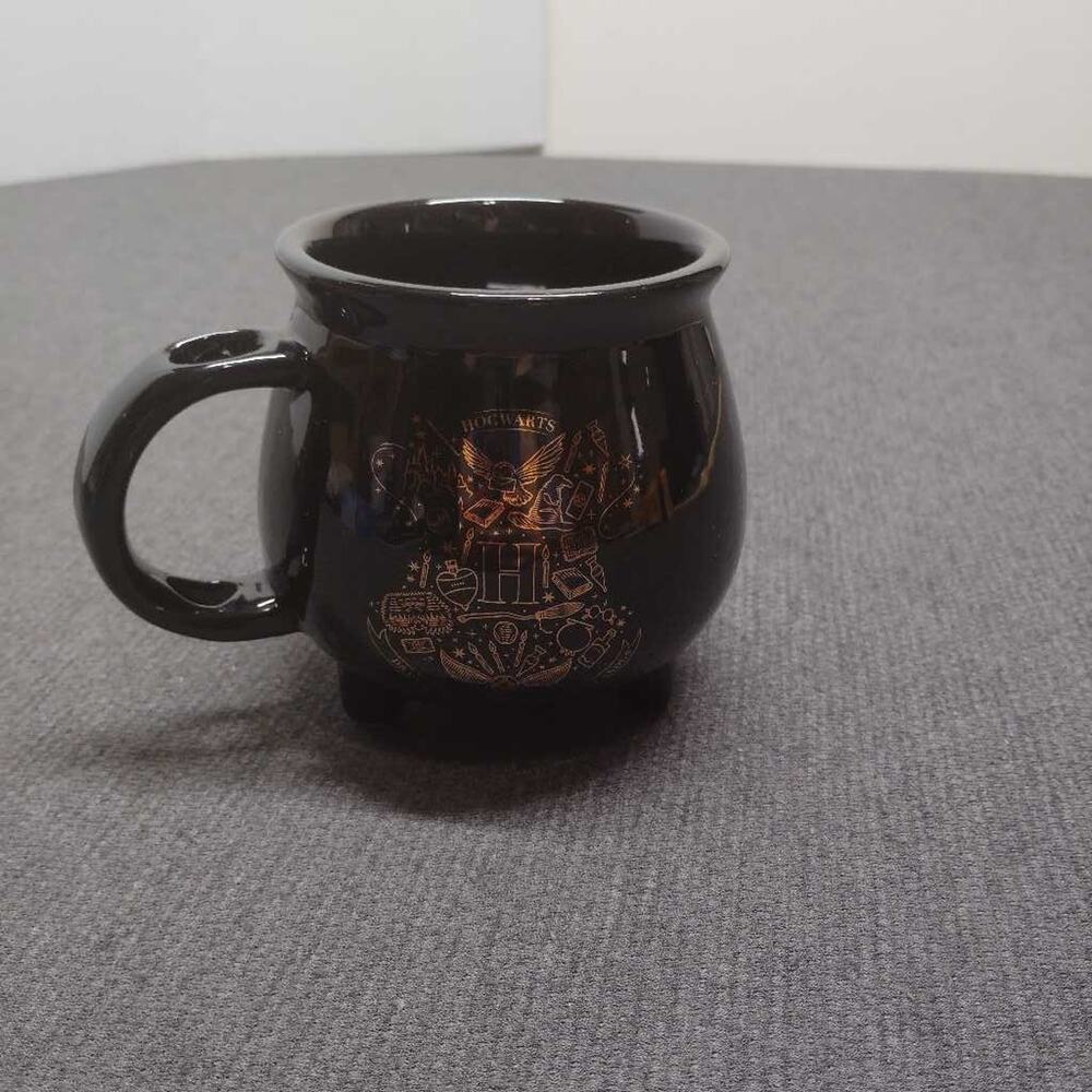 Seven20 Harry Potter Hogwarts Crest Cauldron Mug Black Gold Foil 20oz Jumbo